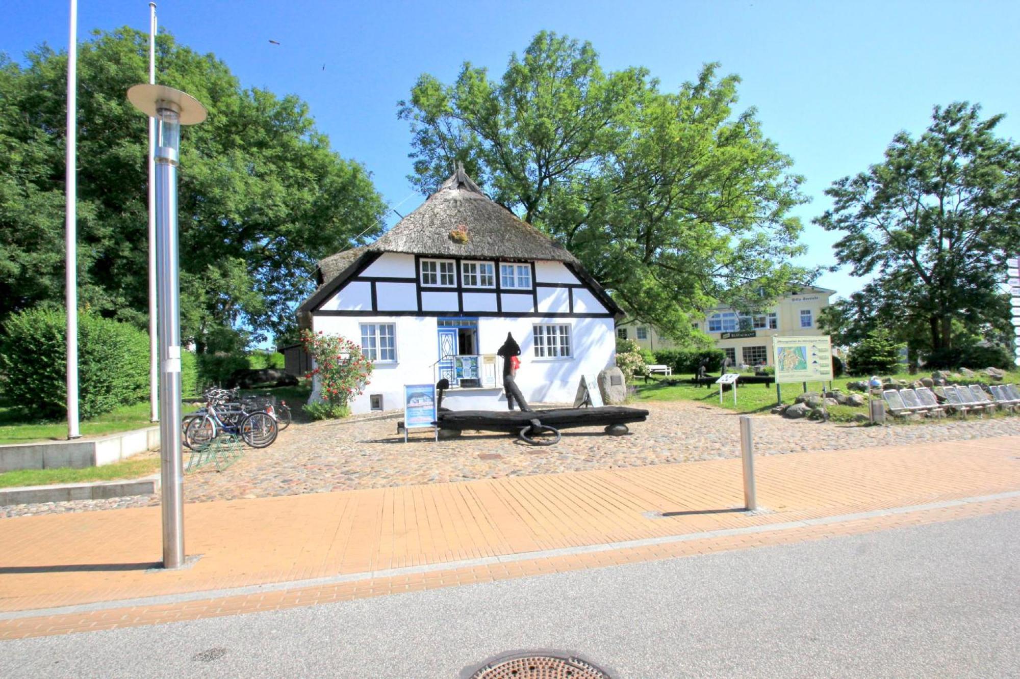 Fewo Mit Terrasse, Gratis Nutzung Vom Ahoi Erlebnisbad Und Sauna In Sellin - Haus Blick Zur See Fewo 13 Goehren  Esterno foto