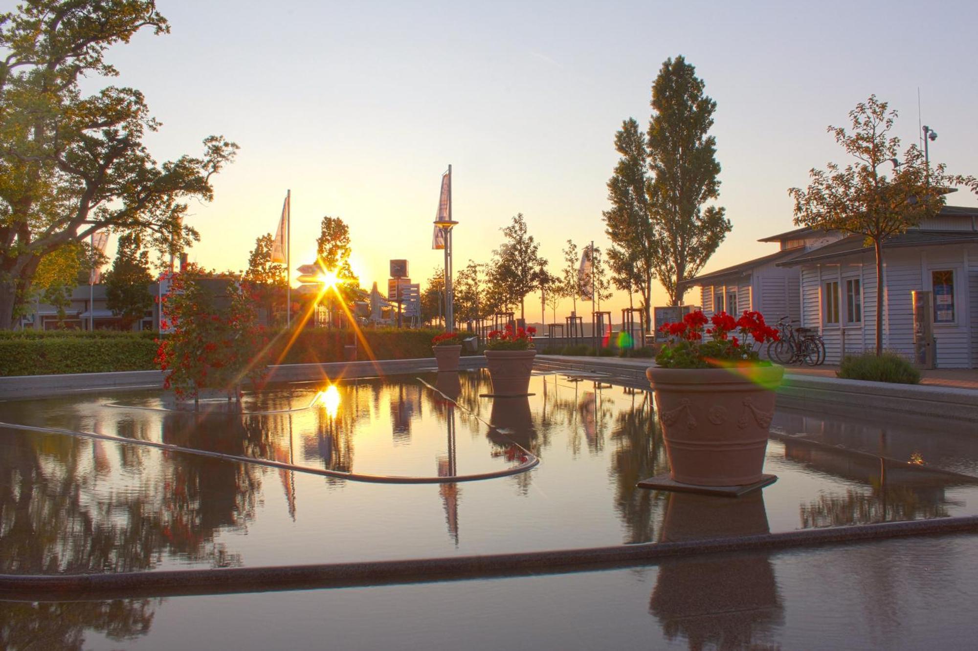 Fewo Mit Terrasse, Gratis Nutzung Vom Ahoi Erlebnisbad Und Sauna In Sellin - Haus Blick Zur See Fewo 13 Goehren  Esterno foto
